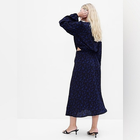GAP Women’s LENZING ECOVERO Cutout Floral Blue/Black Midi Dress NWT-Size XL - Picture 4 of 17